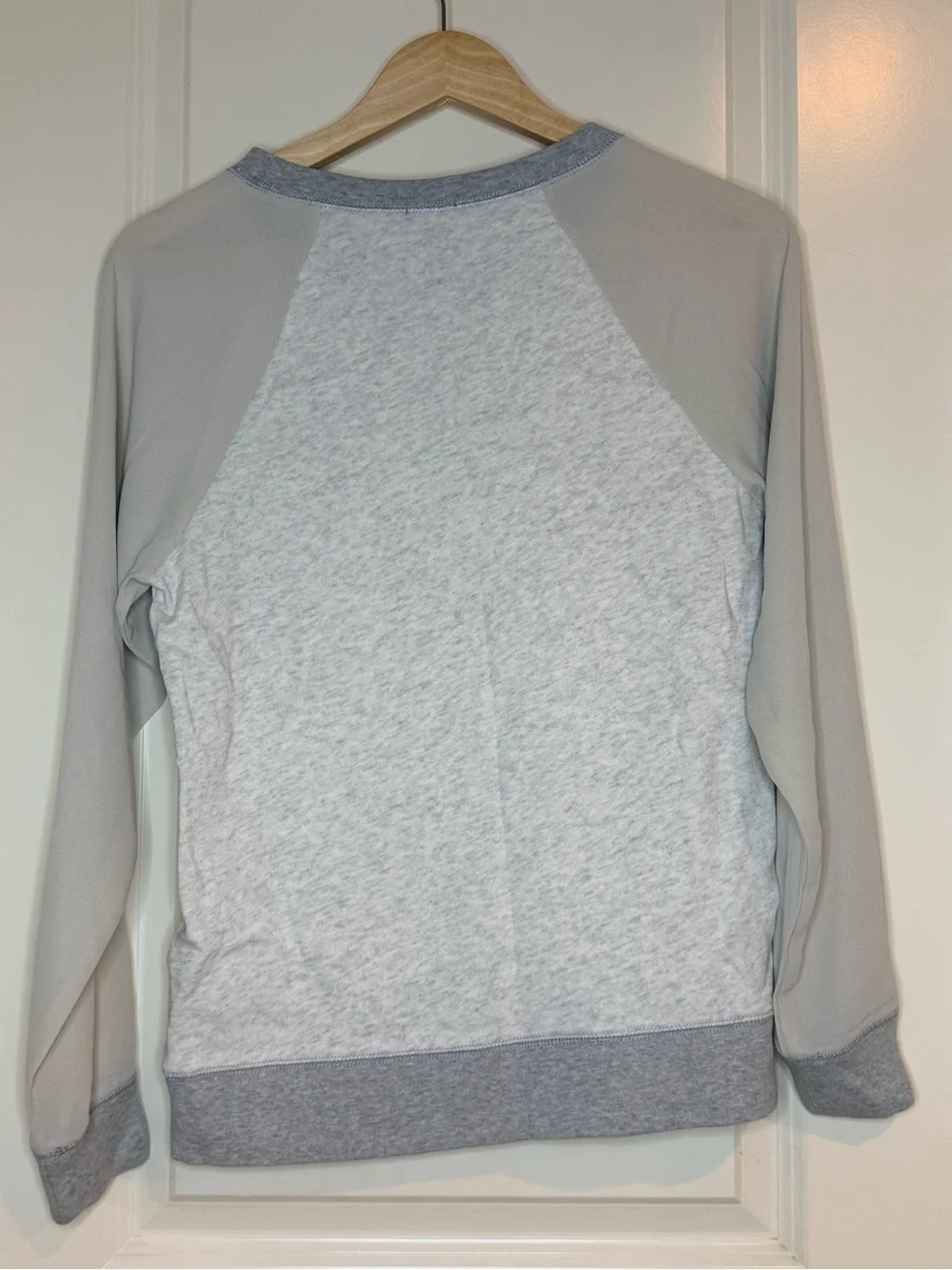 🩶J.Crew XS Gray Mixed Media Top Sheer Sleeve Pullover